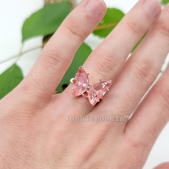 Rose gold crystal adjustable butterfly ring - Picture 2 of 5